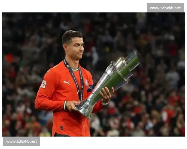 欧洲杯冠军辉煌历程揭秘与赛场背后的传奇故事 欧洲杯冠军辉煌历程揭秘与赛场背后的传奇故事